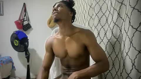 Snapshot of horneyguy2399 chatting on 09/27/25, 01:16 sugarbaby online show from 09/27/25, 01:16