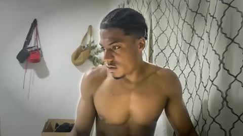 Snapshot of horneyguy2399 chatting on 10/19/25, 04:29 sugarbaby online show from 10/19/25, 04:29