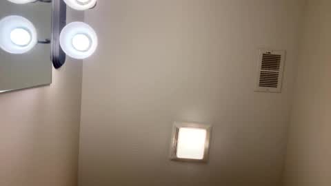 Snapshot of hornieecum chatting on 12/22/25, 11:07 hornieecum online show from 12/22/25, 11:07