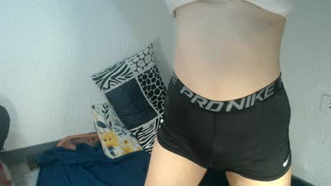 Snapshot of horniestleah chatting on 06/29/26, 12:49 horniestleah online show from 06/29/26, 12:49