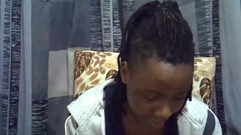 Snapshot of horny_baddie18 chatting on 05/24/26, 06:46 Leila online show from 05/24/26, 06:46