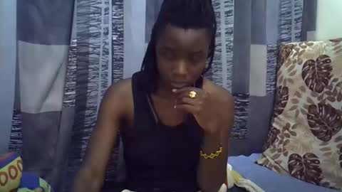 Snapshot of horny_baddie18 chatting on 06/02/26, 07:05 Leila online show from 06/02/26, 07:05