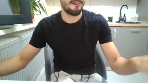 horny_couple9600 online show from 09/15/25, 10:43