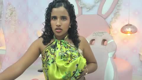 Snapshot of horny_curlss chatting on 06/04/26, 03:56 Horny Curls online show from 06/04/26, 03:56