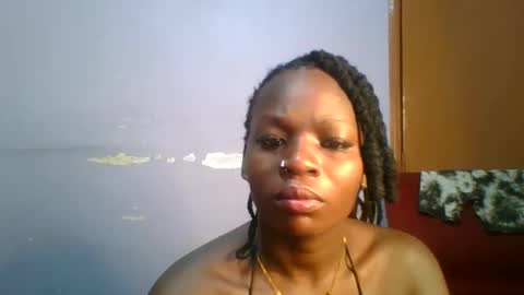 Snapshot of horny_hearts chatting on 10/30/25, 06:41 phanice online show from 10/30/25, 06:41