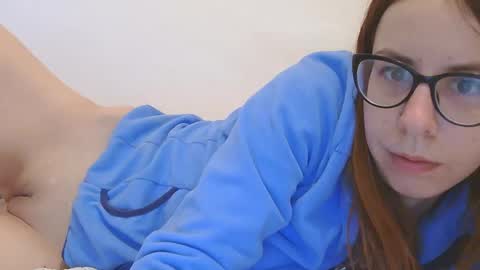 Snapshot of horny_hey chatting on 05/03/26, 05:57 Serena online show from 05/03/26, 05:57