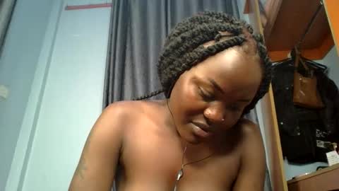 horny_lunah online show from 04/27/26, 05:00