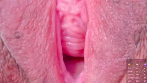 The girl with butterfly lips online show from 10/08/25, 01:47