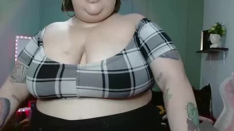 Snapshot of horny_neighbors_ chatting on 12/03/24, 05:53 onlyTiffany I broke up with frank 10 days ago online show from 12/03/24, 05:53