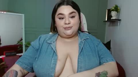 Snapshot of horny_neighbors_ chatting on 12/04/24, 06:44 onlyTiffany I broke up with frank 10 days ago online show from 12/04/24, 06:44