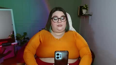 Snapshot of horny_neighbors_ chatting on 01/07/25, 09:07 onlyTiffany I broke up with frank 10 days ago online show from 01/07/25, 09:07