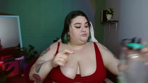 Snapshot of horny_neighbors_ chatting on 01/12/25, 04:00 onlyTiffany I broke up with frank 10 days ago online show from 01/12/25, 04:00