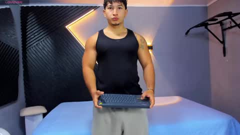 Snapshot of horny_nick18 chatting on 05/05/26, 11:51 horny_nick18 online show from 05/05/26, 11:51