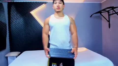 Snapshot of horny_nick18 chatting on 05/06/26, 11:37 horny_nick18 online show from 05/06/26, 11:37