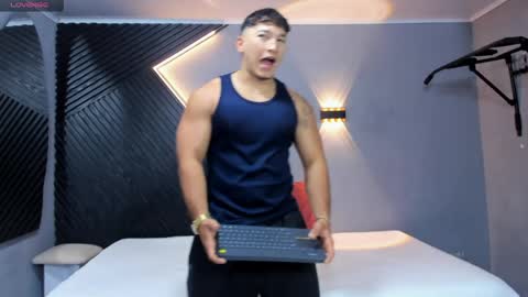 Snapshot of horny_nick18 chatting on 05/13/26, 11:18 horny_nick18 online show from 05/13/26, 11:18