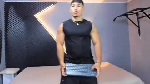 Snapshot of horny_nick18 chatting on 05/14/26, 11:17 horny_nick18 online show from 05/14/26, 11:17