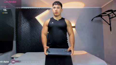 Snapshot of horny_nick18 chatting on 05/23/26, 12:09 horny_nick18 online show from 05/23/26, 12:09