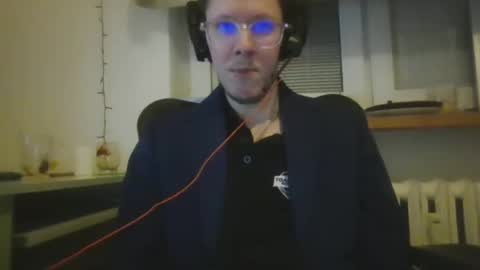 Snapshot of horny_pole chatting on 12/24/24, 02:10 horny_pole online show from 12/24/24, 02:10