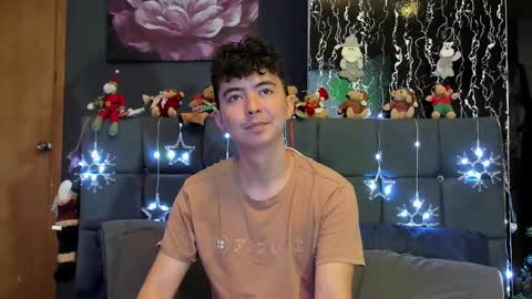 Snapshot of horny_twinks_guys chatting on 12/27/24, 03:15 Alex and Camilo online show from 12/27/24, 03:15