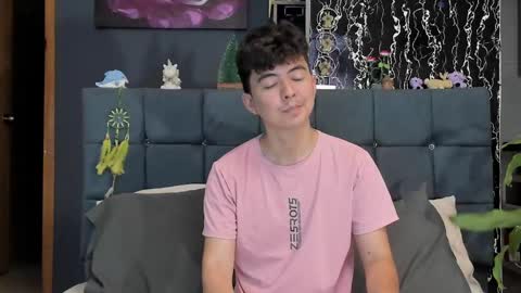 Snapshot of horny_twinks_guys chatting on 01/19/25, 09:45 Alex and Camilo online show from 01/19/25, 09:45