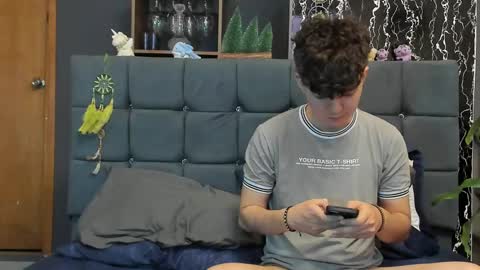 Snapshot of horny_twinks_guys chatting on 03/10/25, 12:51 Alex and Camilo online show from 03/10/25, 12:51