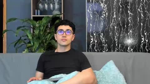 Snapshot of horny_twinks_guys chatting on 09/14/25, 08:41 Alex and Camilo online show from 09/14/25, 08:41