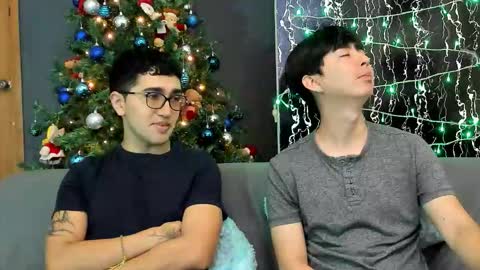 Snapshot of horny_twinks_guys chatting on 12/17/25, 03:07 Alex and Camilo online show from 12/17/25, 03:07