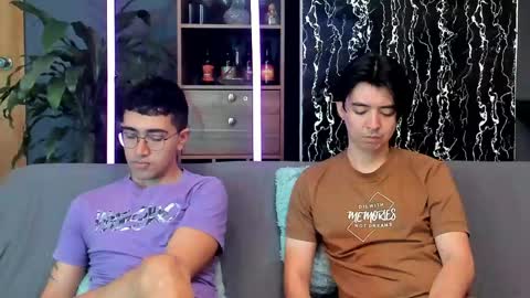 Snapshot of horny_twinks_guys chatting on 06/01/26, 03:03 Alex and Camilo online show from 06/01/26, 03:03