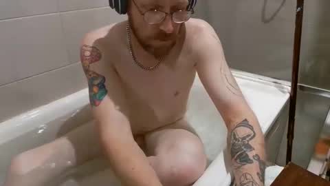 Snapshot of hornyandwet696969 chatting on 11/09/25, 11:08 hornyandwet696969 online show from 11/09/25, 11:08