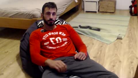 Snapshot of hornyasfuckk33 chatting on 10/07/25, 08:39 hornyasfuckk33 online show from 10/07/25, 08:39