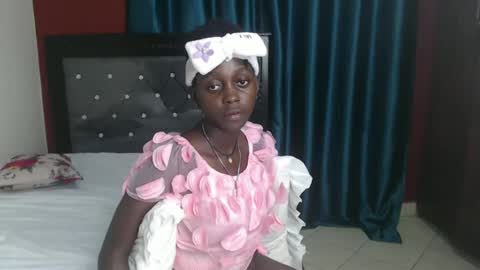 Bella online show from 12/18/24, 12:10