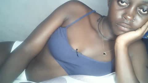 Snapshot of hornybella84 chatting on 04/06/26, 02:20 Bella online show from 04/06/26, 02:20