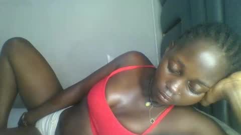 Snapshot of hornybella84 chatting on 04/19/26, 06:46 Bella online show from 04/19/26, 06:46