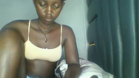 Snapshot of hornybella84 chatting on 04/27/26, 06:55 Bella online show from 04/27/26, 06:55