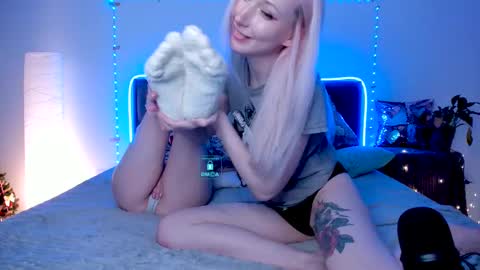 Alex and Rosie online show from 02/14/25, 07:02