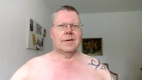 Snapshot of hornydick874303 chatting on 09/14/25, 07:51 Meikelmeier online show from 09/14/25, 07:51