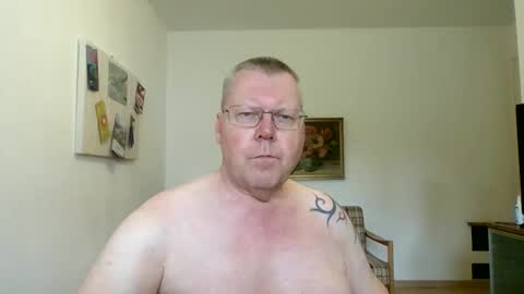 Snapshot of hornydick874303 chatting on 10/12/25, 01:43 Meikelmeier online show from 10/12/25, 01:43