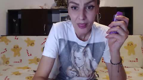 Snapshot of hornygirllx chatting on 10/11/25, 06:50 AshlineKatte online show from 10/11/25, 06:50