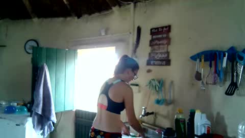 Snapshot of hornyhippies0080 chatting on 09/20/25, 06:25 Nix D online show from 09/20/25, 06:25