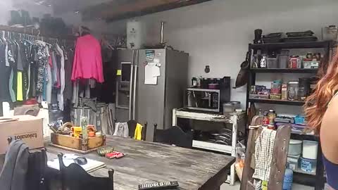 Snapshot of hornyhippies0080 chatting on 10/25/25, 11:40 Nix D online show from 10/25/25, 11:40