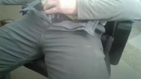 Snapshot of hornyhubby1001 chatting on 12/19/25, 07:10 hornyhubby1001 online show from 12/19/25, 07:10