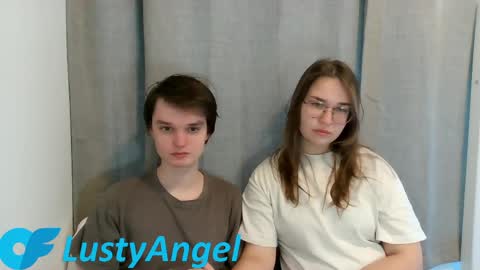 Snapshot of hornykitty_x chatting on 05/01/26, 01:48 Alisa and Mike online show from 05/01/26, 01:48