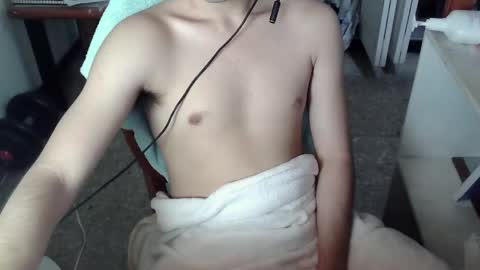 Snapshot of hornylilfuckbuddy chatting on 10/01/25, 03:12 Flea online show from 10/01/25, 03:12