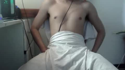 Snapshot of hornylilfuckbuddy chatting on 10/10/25, 10:36 Flea online show from 10/10/25, 10:36