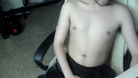 Snapshot of hornylilfuckbuddy chatting on 02/22/26, 04:35 Flea online show from 02/22/26, 04:35