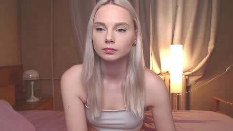 Snapshot of hornylland chatting on 02/04/25, 01:59 Nikki online show from 02/04/25, 01:59