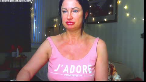 Monica online show from 01/11/25, 01:01