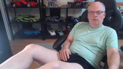 Snapshot of hornynthick70 chatting on 01/04/25, 05:16 hornynthick70 online show from 01/04/25, 05:16