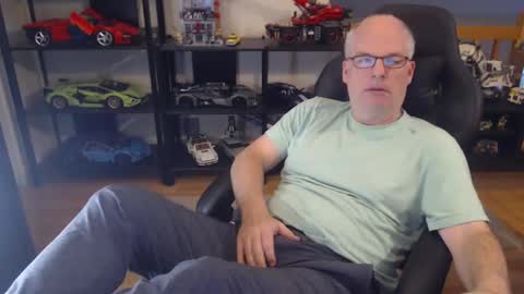 Snapshot of hornynthick70 chatting on 01/05/25, 09:47 hornynthick70 online show from 01/05/25, 09:47