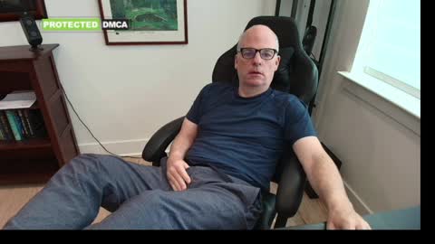 Snapshot of hornynthick70 chatting on 03/29/26, 02:39 hornynthick70 online show from 03/29/26, 02:39